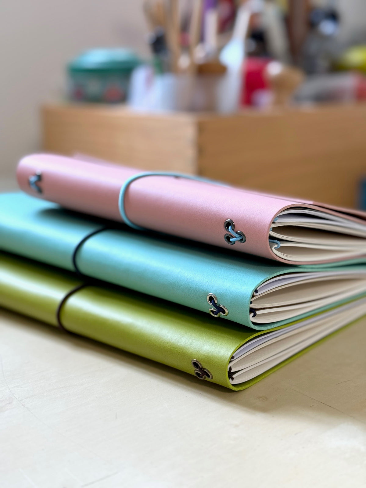 Protège-carnet rechargeable personnalisable en matière végétale, format, couleur et finitions au choix