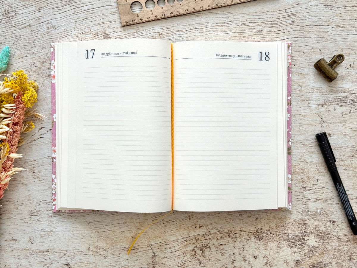 Vue intérieure des pages non datées de l'agenda perpétuel