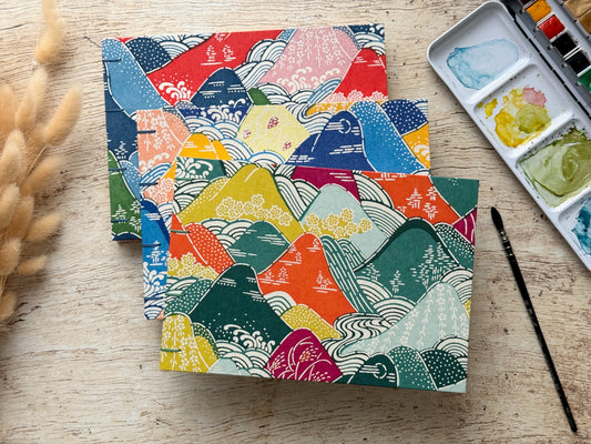 Carnet d'aquarelle Découverte 5 papiers format A5 paysage couverture papier japonais Montagnes rivières