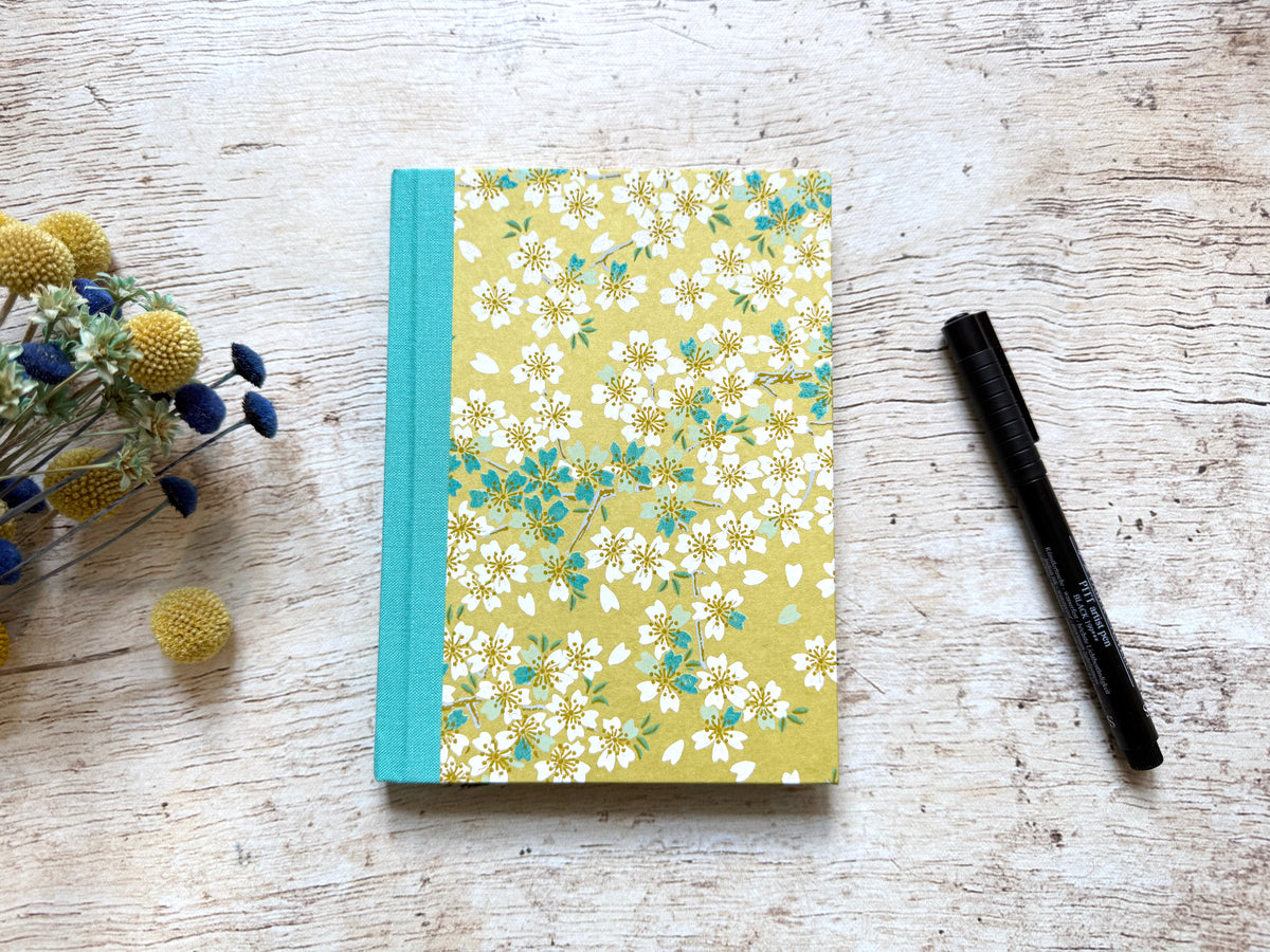 Carnet de notes format moyen personnalisable couverture rigide fait main
