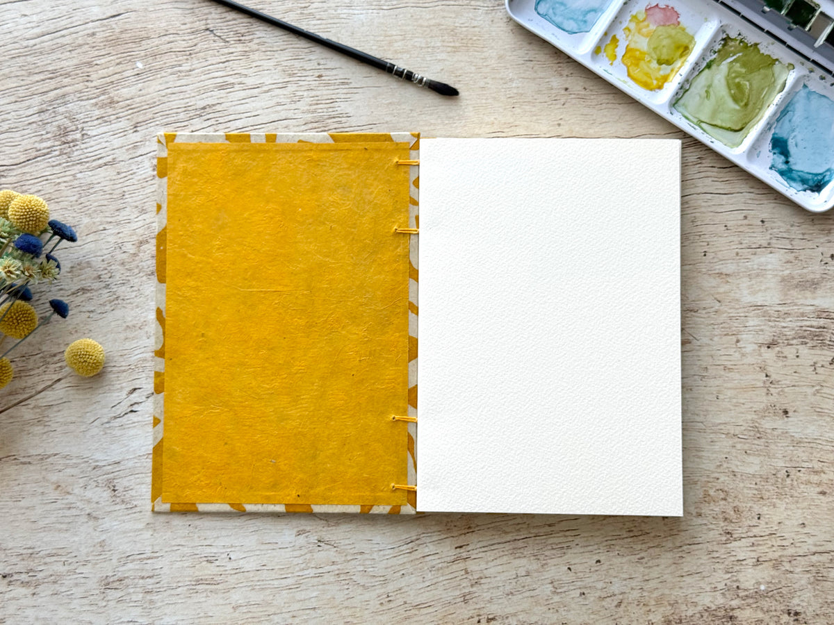 Carnet d'aquarelle A5 portrait - Reliure copte - Mikado jaune